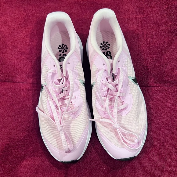 Nike Star Runner 3 color Pink. Size 6.5Y. - Picture 1 of 4